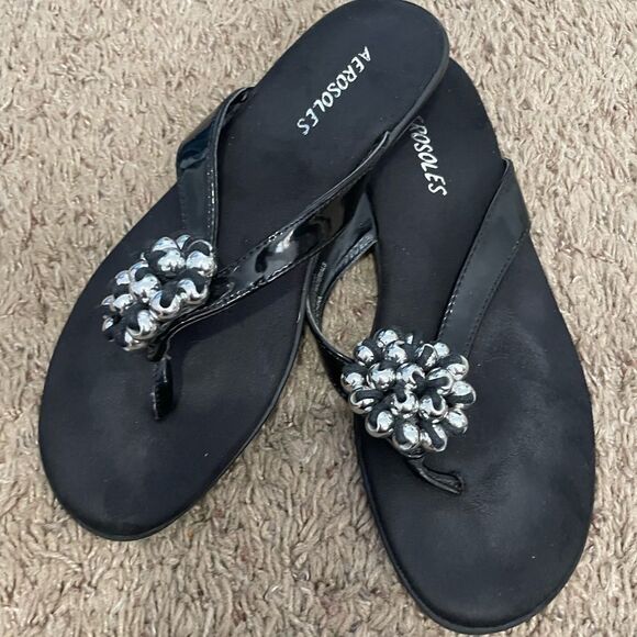AEROSOLES Shoes - Aerosols Storm Chloe’s beaded black slip on flip flop thing flats women’s 6